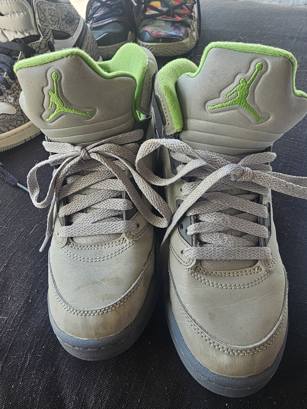 Jordan Kids' High-Top Sneakers in Light Gray with Green Accents